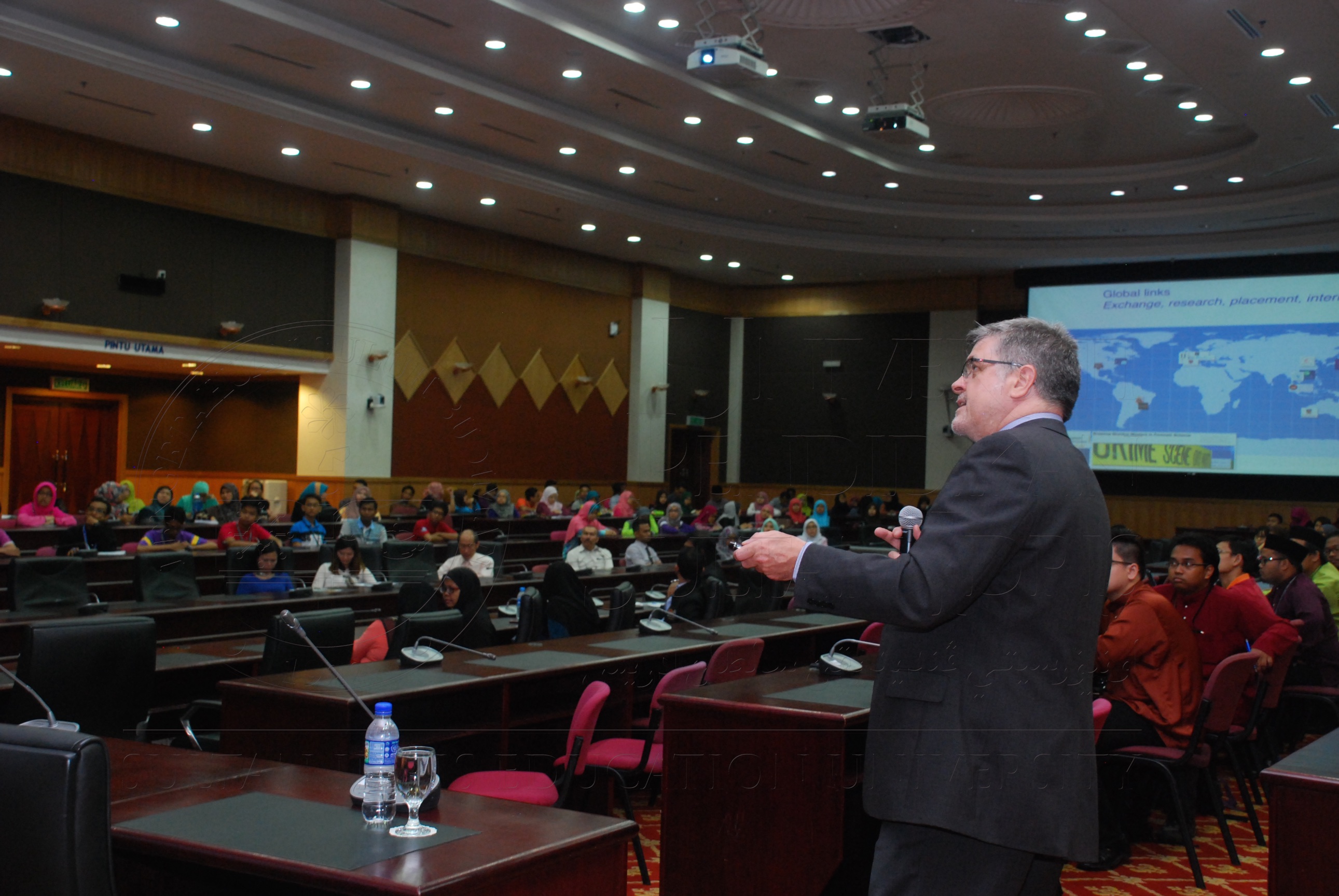 PRO15 134 LOI DSC 0693